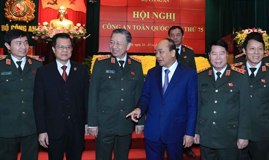 Thủ tướng Nguyễn Xuân Phúc cùng các đại biểu dự Hội nghị. Ảnh: Baochinhphu.