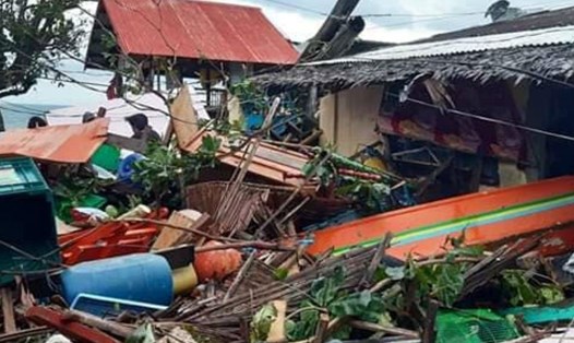 Khoảng 40 gia đình ở Biliran, Philippines bị mất nhà cửa do bão Ursula đêm Giáng sinh. Ảnh: ABS-CBN.