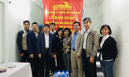 Đồng chí Nguyễn Thanh Hoàn - Phó Chủ tịch Công đoàn ĐSVN đến dự tại Lễ bàn giao nhà tình thương gia đình chị Phạm Thị Tuyền.