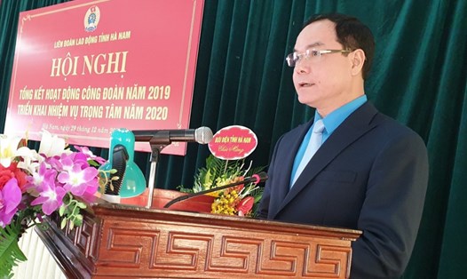 Đồng chí Nguyễn Đình Khang - Ủy viên Ban Chấp hành Trung ương Đảng, Chủ tịch Tổng LĐLĐVN  - phát biểu tại Hội nghị.