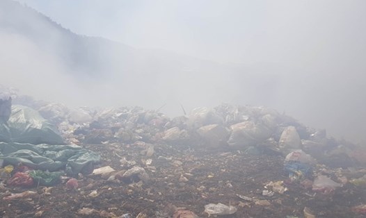 Nhiều nơi ở Đà Lạt bị ô nhiễm sau khi bãi rác Cam Ly liên tục bị cháy. Ảnh: LX