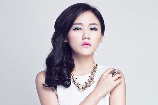 Ca sĩ Văn Mai Hương được cho rằng đang suy sụp vì ảnh nhạy cảm bị phát tán (ảnh:T.L).