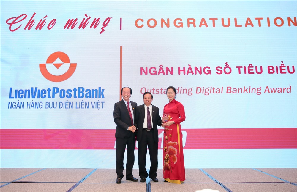 Ngân hàng Bưu điện Liên Việt (LienVietPostBank) vinh dự nhận được giải thưởng “Ngân hàng Số Tiêu biểu” . Ảnh LVB