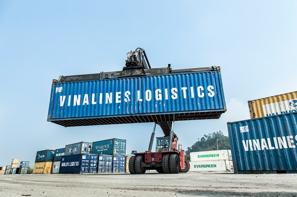 Lái xe Công ty Vinalines logistics luôn có ý thức trong việc giữ gìn tài sản. Ảnh: H.H