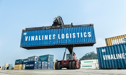 Lái xe Công ty Vinalines logistics luôn có ý thức trong việc giữ gìn tài sản. Ảnh: H.H