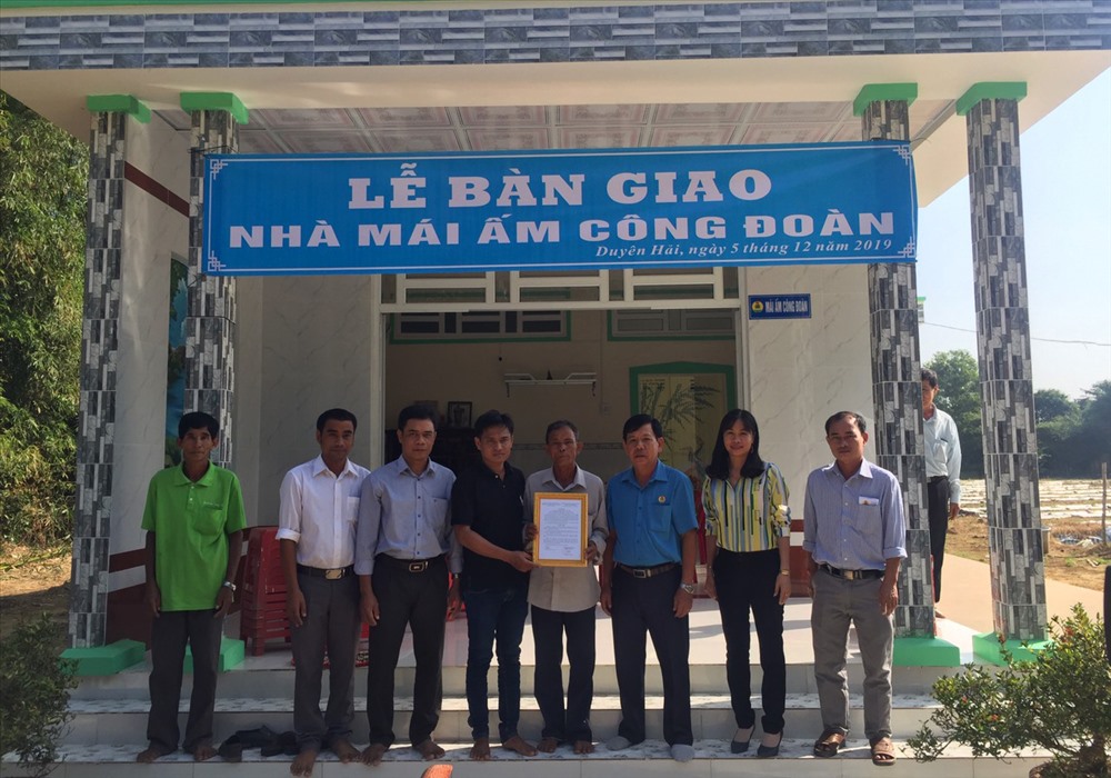 LĐLĐ Trà Vinh bàn giao mái ấm công đoàn cho đoàn viên khó khăn về nhà ở