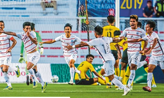 U22 Campuchia tạo nên kì tích cho bóng đá nước nhà khi lần đầu tiên góp mặt tại trận bán kết một kỳ SEA Games. Ảnh: nst.com