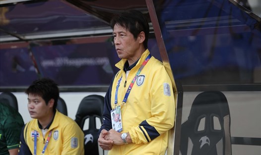 LĐBĐ Thái Lan vẫn sẽ giữ lại huấn luyện viên Akira Nishino cho những mục tiêu trước mắt. Ảnh: D.P