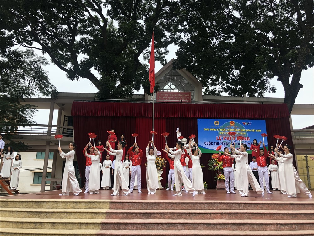 Lễ phát động cuộc thi “Thầy cô trong mắt em” - một hoạt động được tổ chức dịp 20.11. Ảnh: G.D
