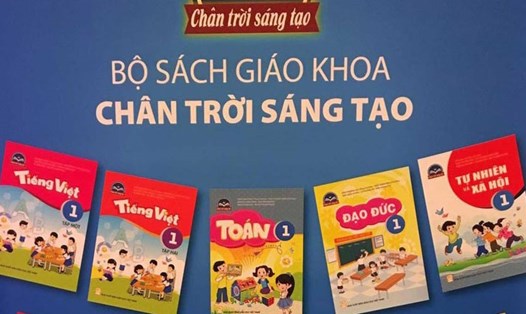 Bộ sách "Chân trời sáng tạo" của Nhà Xuất bản Giáo dục Việt Nam được dư luận cho là hợp tác với Sở GDĐT TPHCM trong việc biên soạn.