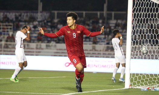 Bóng đá Việt Nam đang bay cao dưới sự dẫn dắt của huấn luyện viên Park Hang-seo khiến bóng đá Trung Quốc phải ghen tỵ. Ảnh: HOÀI THU