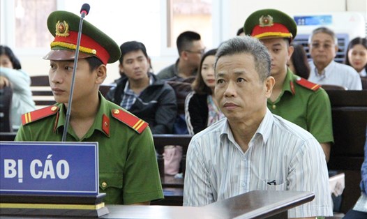 Bị cáo Nguyễn Hồng Khanh - cựu Bí thư thị xã Bến Cát. Ảnh: Đình Trọng
