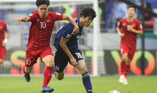 Công Phượng khiến hàng thủ Nhật Bản vất vả tại Asian Cup 2019. Ảnh Hữu Phạm