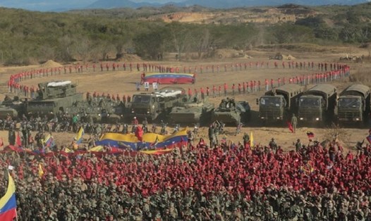 Venezuela tiến hành các cuộc tập trận quân sự quan trọng nhất trong lịch sử. Ảnh: Twitter Prensa Presidencial.