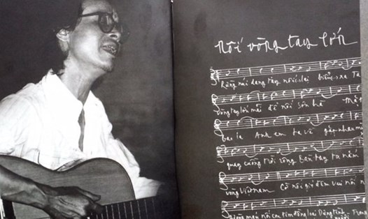 Ca khúc "Nối vòng tay lớn" của nhạc sĩ Trịnh Công Sơn. 
