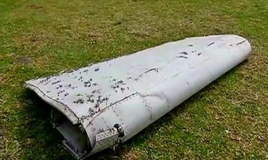 Phần cánh được tìm thấy đưa đến giả thuyết rằng MH370 được đưa tới một điểm dừng bị kiểm soát ở Ấn Độ Dương. Ảnh: 60 Minutes