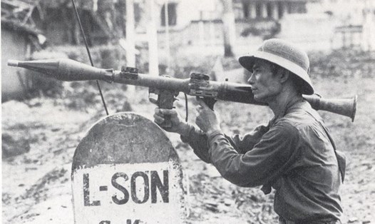 Bộ đội Việt Nam đánh trả lại quân xâm lược phía Bắc năm 1979. Ảnh tư liệu: Quân Đội Nhân Dân.