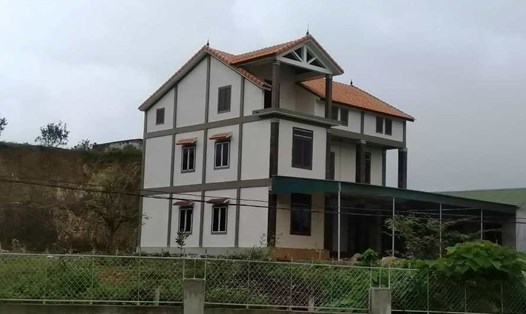 Ngôi nhà của ông Hạnh xây trái phép mà UBND huyện Can Lộc đã có quyết định buộc tháo dỡ