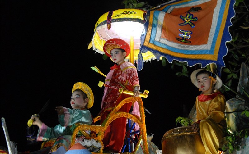 Rước Cộ là nghi thức độc đáo nhất trong Lễ hội Bà Chợ Được. Ảnh: Đ.V