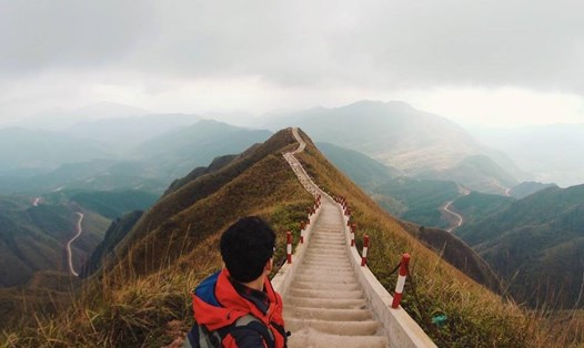 Khung cảnh "Vạn Lý Trường Thành" 2000 bậc tại Bình Liêu những ngày đầu năm. Ảnh: Hiếu Phạm
