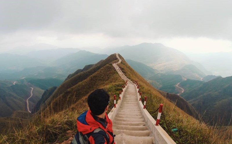 Khung cảnh "Vạn Lý Trường Thành" 2000 bậc tại Bình Liêu những ngày đầu năm. Ảnh: Hiếu Phạm