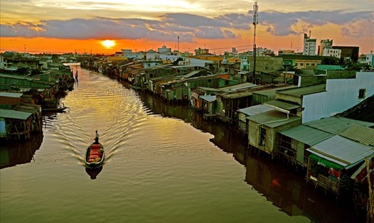 Yên ả buổi hoàng hôn trên sông Vân, con sông chảy qua Tp. Cà Mau
