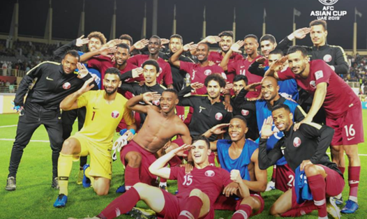 Tuyển thủ Qatar ăn mừng chiến thắng vào tứ kết. Ảnh: Asian Cup 