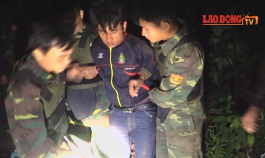 Lực lượng chức năng bắt giữ đối tượng Vangchueyang Briachear khi đang vận chuyển 294kg ma túy đá