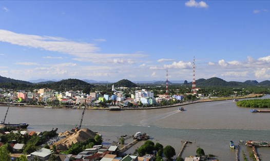 Thành phố Hà Tiên nhìn từ núi Tô Châu