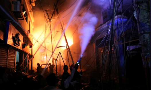 Cháy lớn ở Bangladesh / Ảnh: Reuters