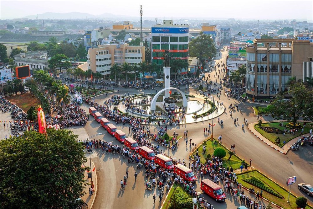 Không gian lễ hội đường phố tại Lễ hội Cà phê Buôn Ma Thuột.  Ảnh: daklak.gov.vn