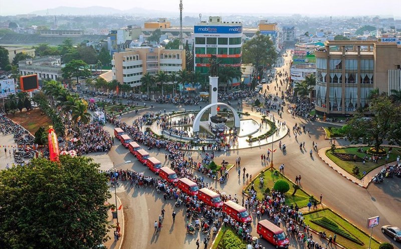 Không gian lễ hội đường phố tại Lễ hội Cà phê Buôn Ma Thuột.  Ảnh: daklak.gov.vn