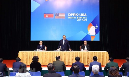 Thủ tướng Nguyễn Xuân Phúc chủ trì buổi làm việc với các bộ, ngành chuẩn bị cho Hội nghị thượng đỉnh Mỹ-Triều lần 2. Ảnh: TTXVN