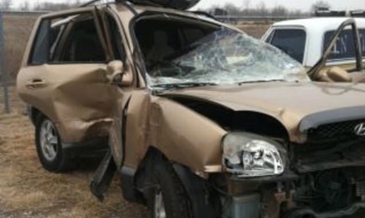 Chiếc xe bị biến dạng nghiêm trong sau tai nạn. 