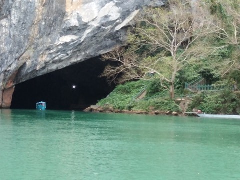 Động Thiên Đường và dòng sông Son, nơi lưu giữ những huyền tích về tình yêu trai gái