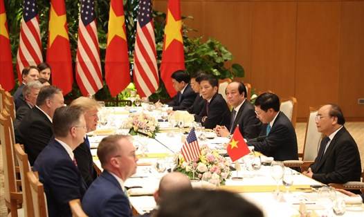 Thủ tướng Nguyễn Xuân Phúc dùng bữa trưa thân mật với Tổng thống Donald Trump. Ảnh: Hải Nguyễn