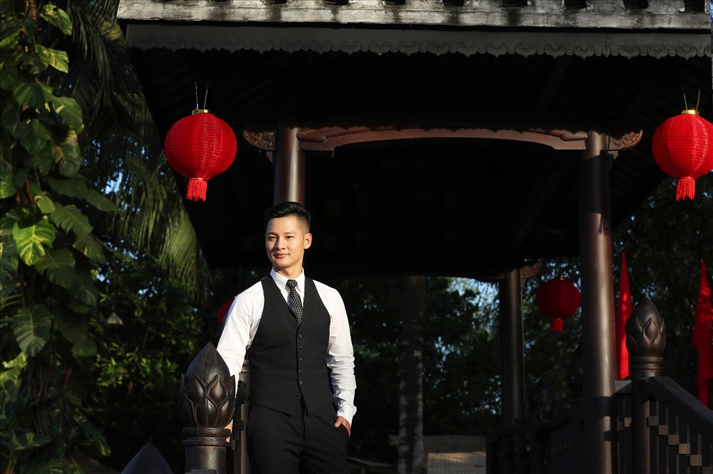 Ca sĩ Đức Tuấn hát Dã tràng ca.