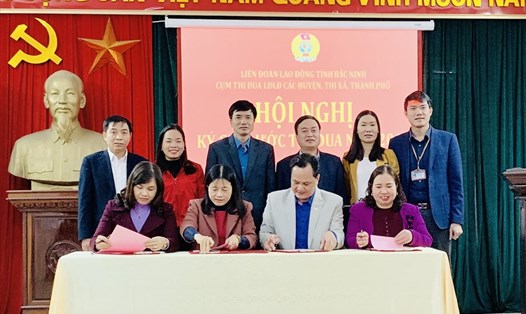 Cụm thi đua LĐLĐ các huyện, thị xã, thành phố của tỉnh Bắc Ninh ký giao ước thi đua năm 2019. 
