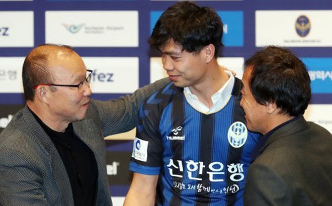 HLV Park Hang-seo tới dự lễ ra mắt Incheon United của Công Phượng. Ảnh Incheon United
