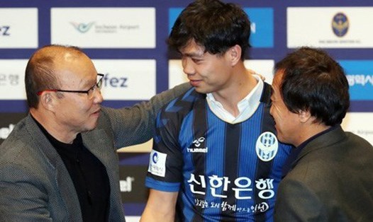 HLV Park Hang-seo tới dự lễ ra mắt Incheon United của Công Phượng. Ảnh Incheon United