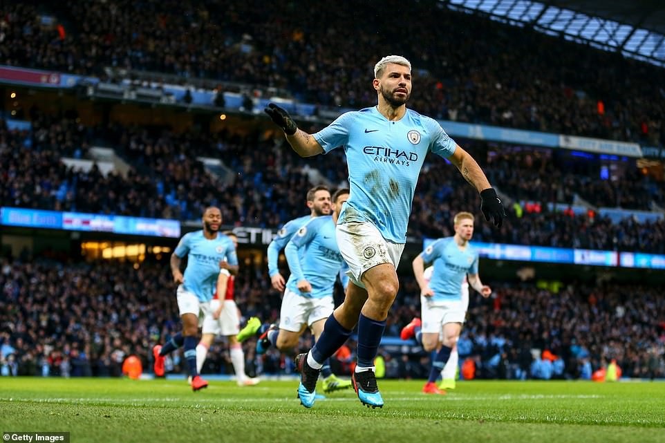 Aguero là cầu thủ thứ 2 có cú hat-trick vào lưới Arsenal tại Premier League mùa này. Ảnh: Getty Images.