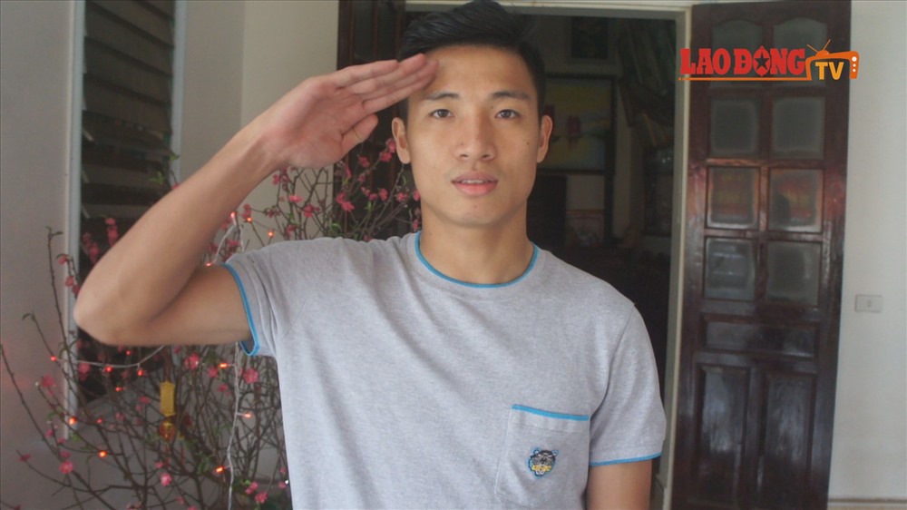 Trung vệ Bùi Tiến Dũng chúc mừng năm mới Fan hâm mộ cả nước