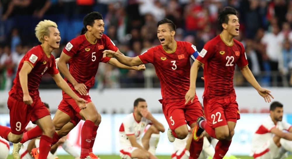 ĐT Việt Nam vươn lên vị trí thứ 99 trên BXH mới nhất của FIFA. Ảnh: Hữu Phạm