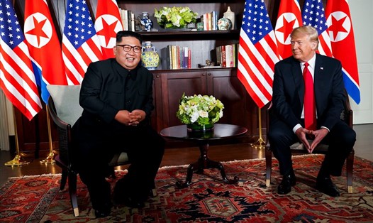 Tổng thống Donald Trump gặp nhà lãnh đạo Kim Jong-un trong hội nghị thượng đỉnh Mỹ-Triều lần 1 tại Singapore, tháng 6.2018. Ảnh: New York Times