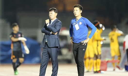 HLV Chung Hae-seong sẽ đối đầu với đội bóng cũ HAGL. Ảnh: VPF