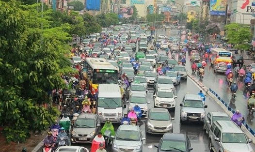 Sở GTVT Hà Nội đang nghiên cứu tiến tới cấm xe máy vào các quận năm 2030. Ảnh: LĐO