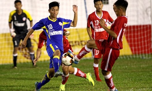 U19 Phú Yên (áo xanh) đã hết cơ hội đi tiếp ở giải U19 Quốc gia 2019. Ảnh: VFF 