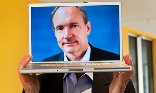 Tim Berners-Lee, cha đẻ mạng Internet toàn cầu. Ảnh: YouTube