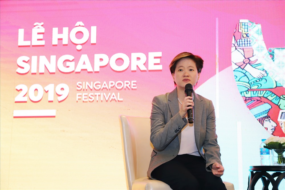 Bà Catherine Wong Siow Ping - Đại sứ Singapore tại Việt Nam: ''Lễ hội là cơ hội tuyệt vời để mở rộng giao lưu văn hóa Singapore - Việt Nam...".