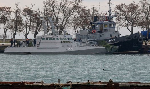 Các tàu của hải quân Ukraina bị Nga tịch thu đậu tại cảng ở Kerch, Crimea. Ảnh: AFP. 